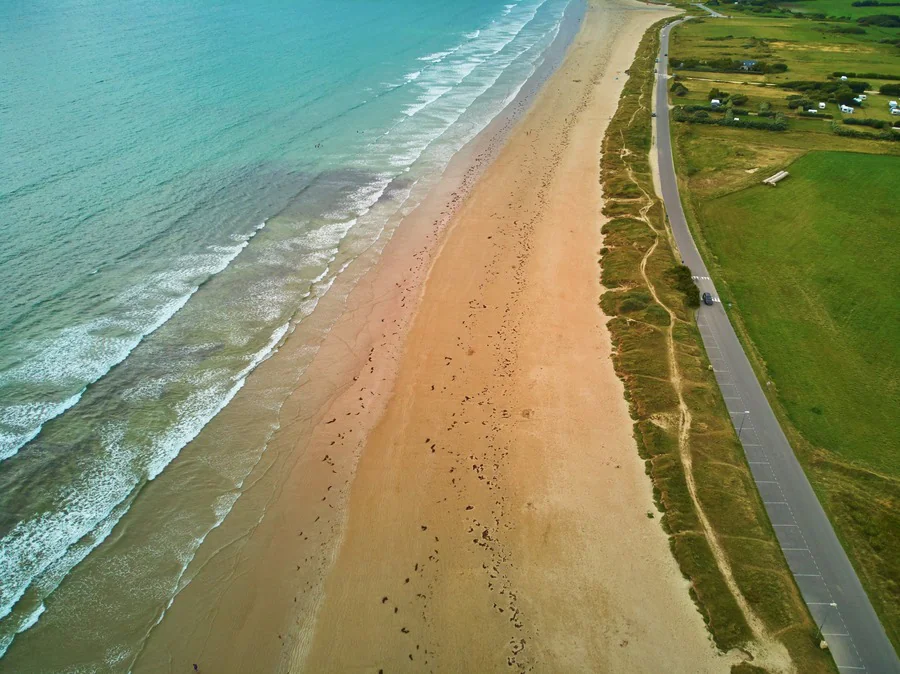 Quelles sont les règles à respecter sur la plage de Kerhillio à Erdeven ?