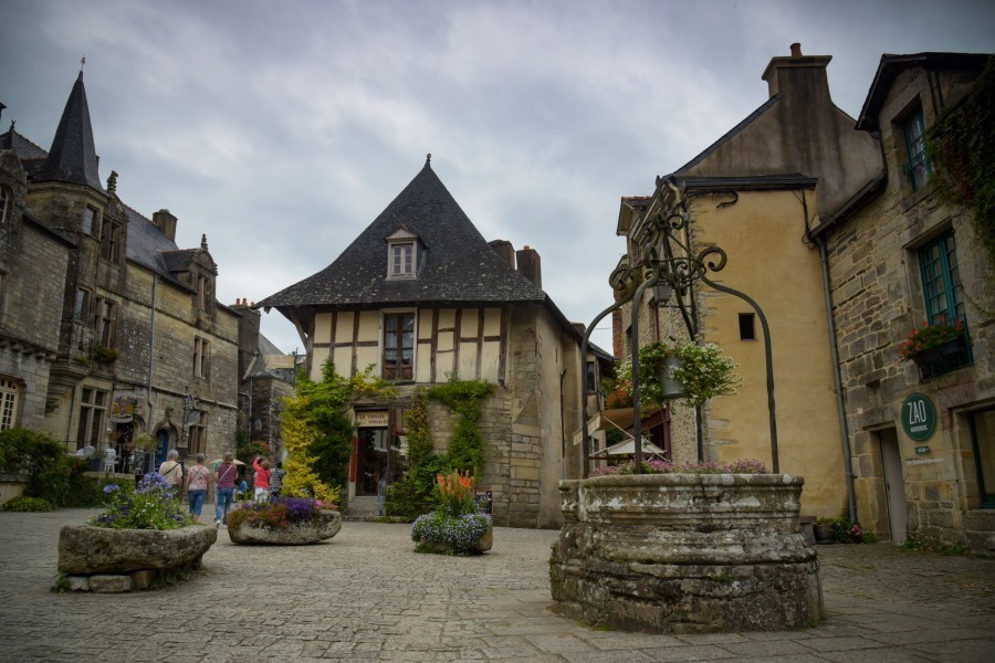 Quels sont les monuments historiques à ne pas manquer à Rochefort-en-Terre ?